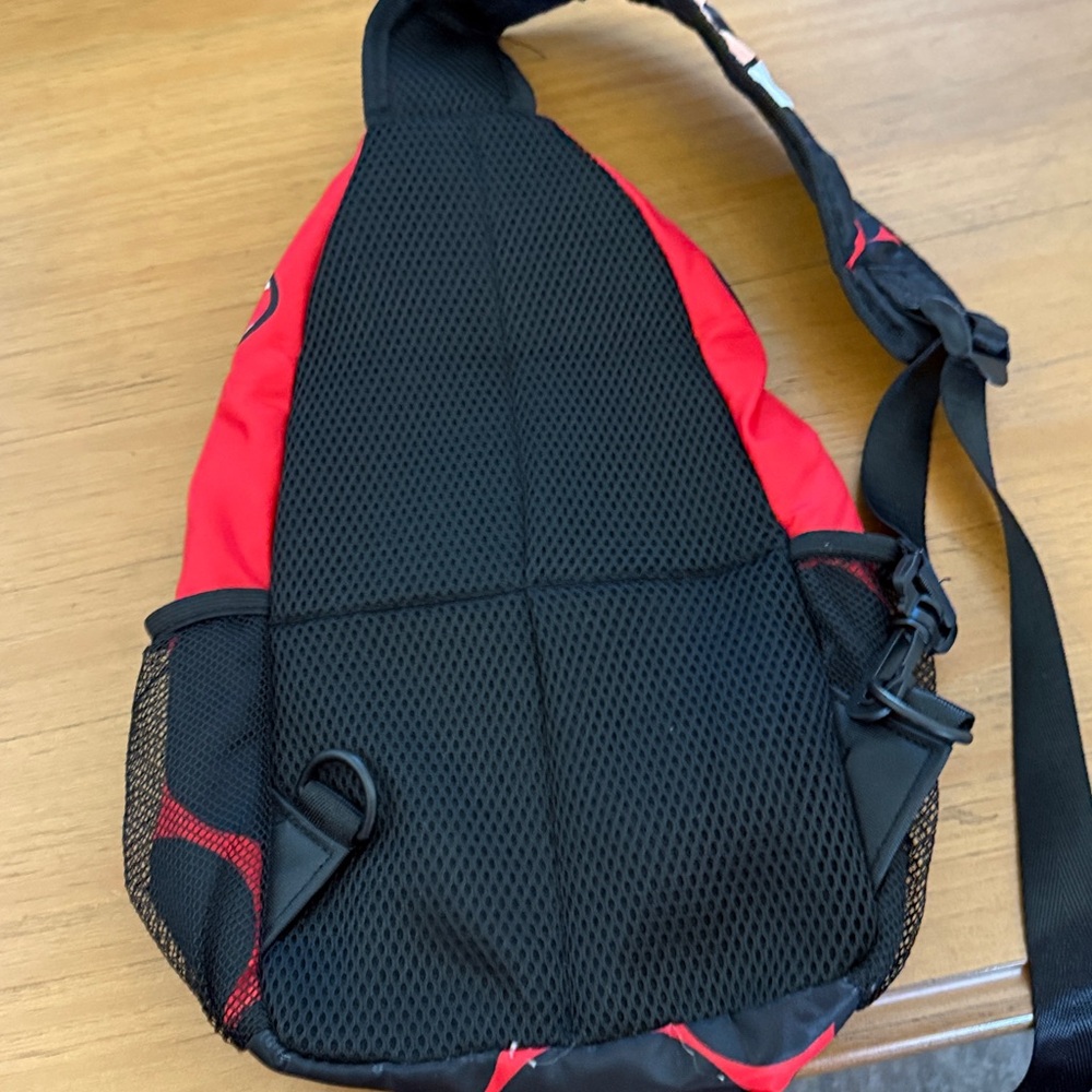 Disney Red and Black Minnie Mouse Shoulder Bag - Picture 2 of 3